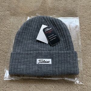 Men’s beanie hat winter brand new titleist golf gray